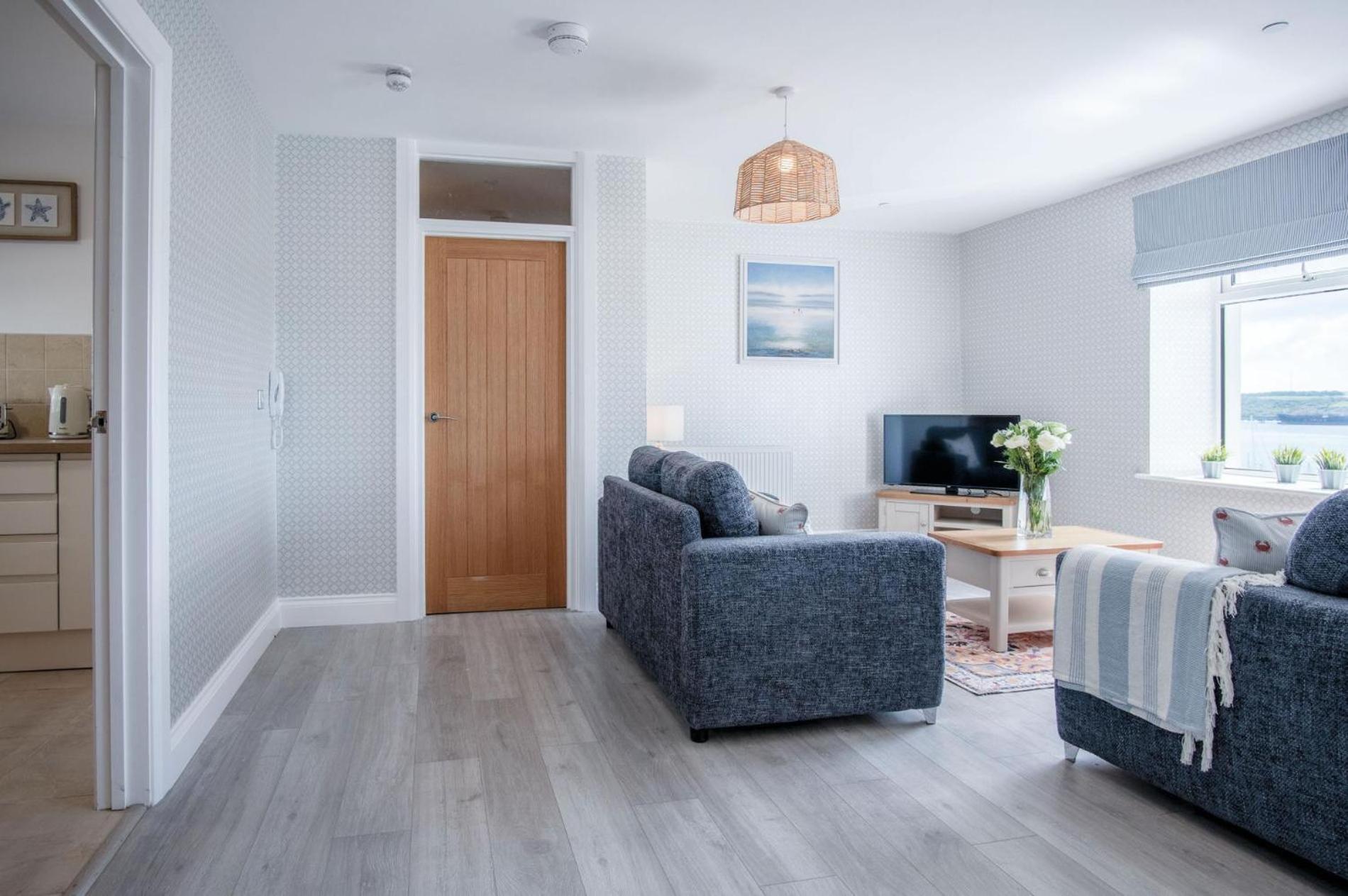 Haven View - 2 Bedroom Apartment - Milford Haven Exterior photo